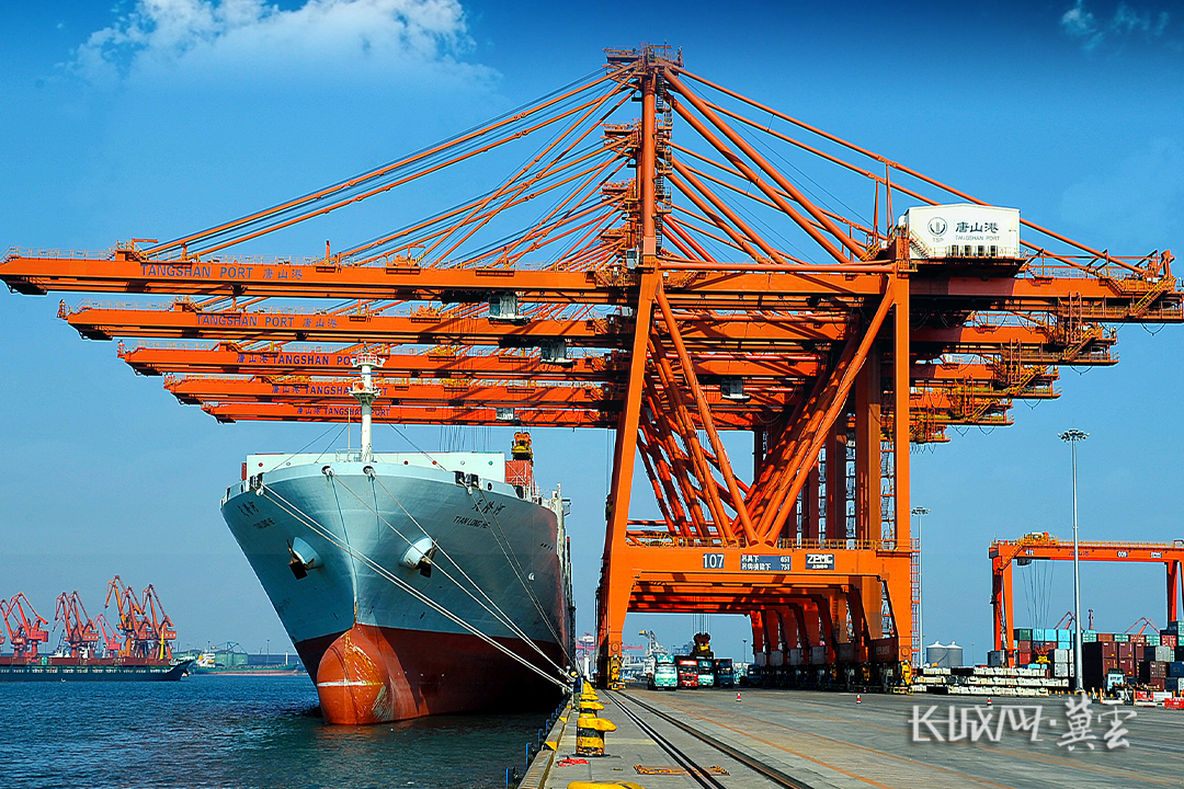 唐山港京唐港区.秦冰池 摄