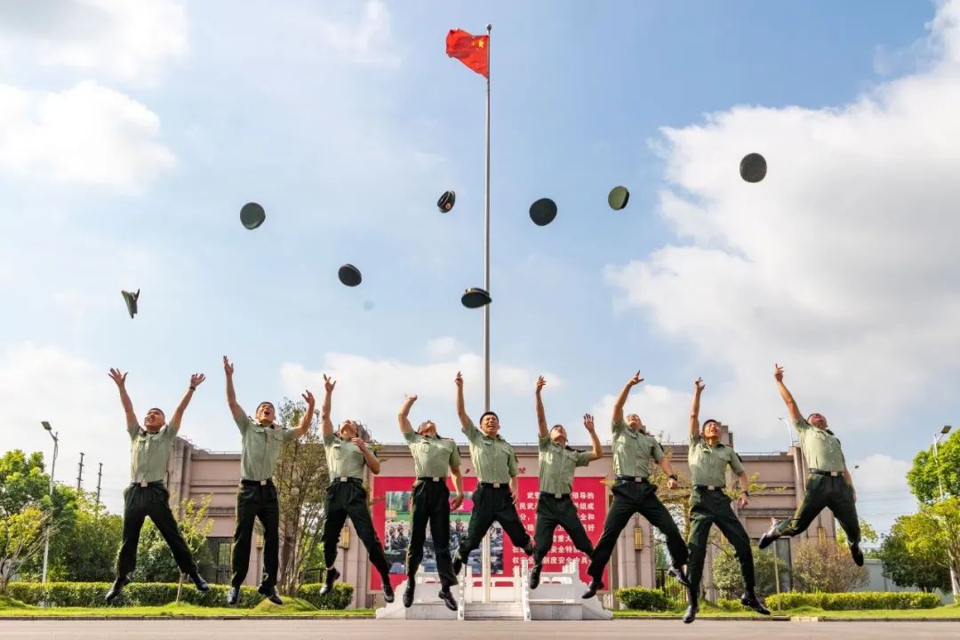 退伍季 | 这组军旅创意照,酷炫十足|上海市_新浪财经_新浪网