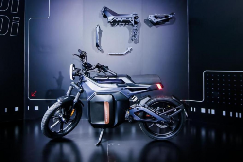 　　图为小牛电动8月新品SQi