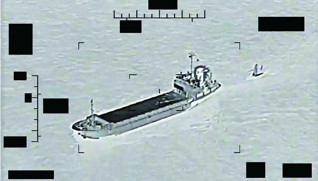 伊朗军舰“强拖”美国无人艇事件疑团重重 谁在编好莱坞故事？|美国海军|美国|无人艇_