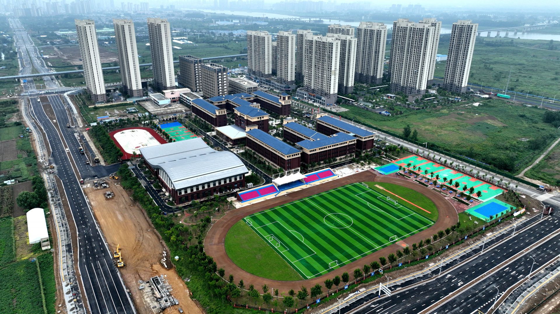 航拍新城实验学校临港校区
