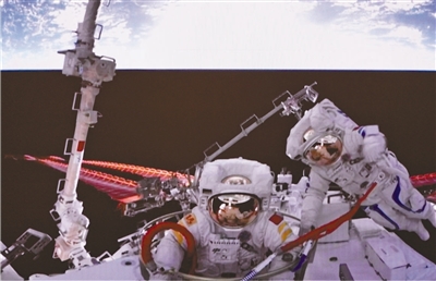 “航天员”神舟十四号航天员太空出舱六小时 创造多个“第一次”