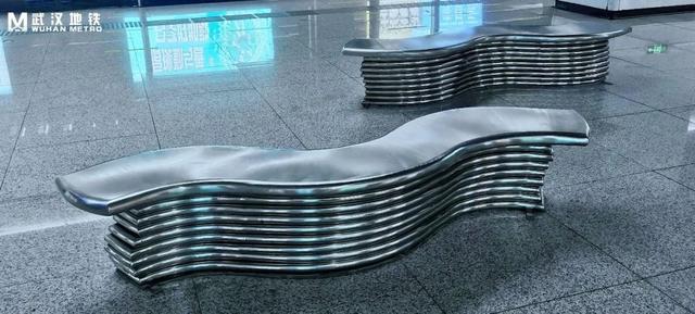 武汉地铁花式座椅火出圈|武汉地铁_新浪财经_新浪网