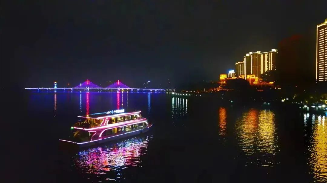 夜景阅城区静谧夜晚观一江两岸繁华霓虹是清远城市旅游品牌北江夜游
