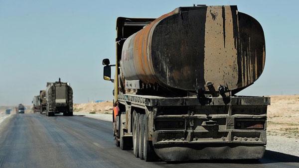 美军向伊拉克的美军基地转运盗窃的叙利亚石油 图自叙通社