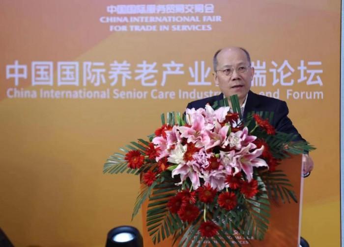 　　全国老龄办党组成员、中国老龄协会副会长肖才伟出席论坛