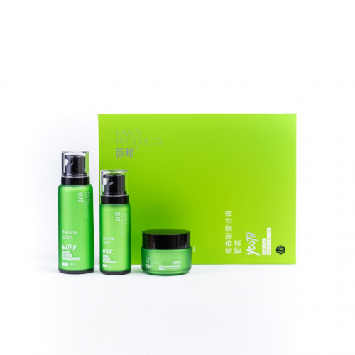 （图注：苗医生青春能量滋润套）