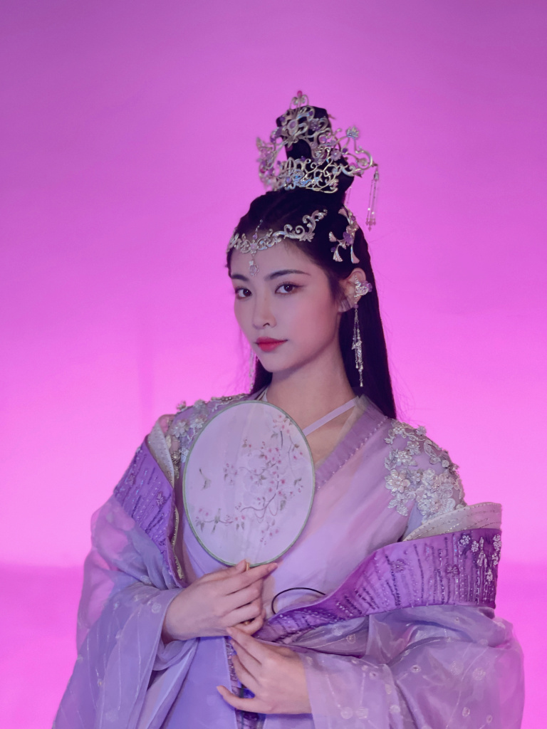 许佳琪晒凌波杀青照 古装造型诠释新风格_高清图集_新浪网