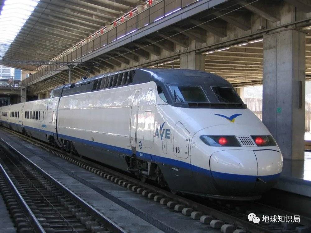 前文的法国tgv就是阿尔斯通的产品(阿尔斯通制ave列车 图:wiki)