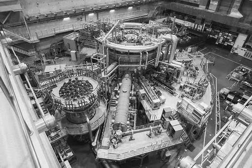 “等离子体”韩国核聚变反应堆30秒达到1亿摄氏度
