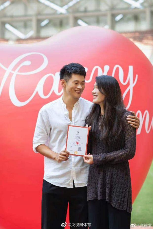 谢震业向女友陆敏佳求婚成功|谢震业_新浪财经_新浪网