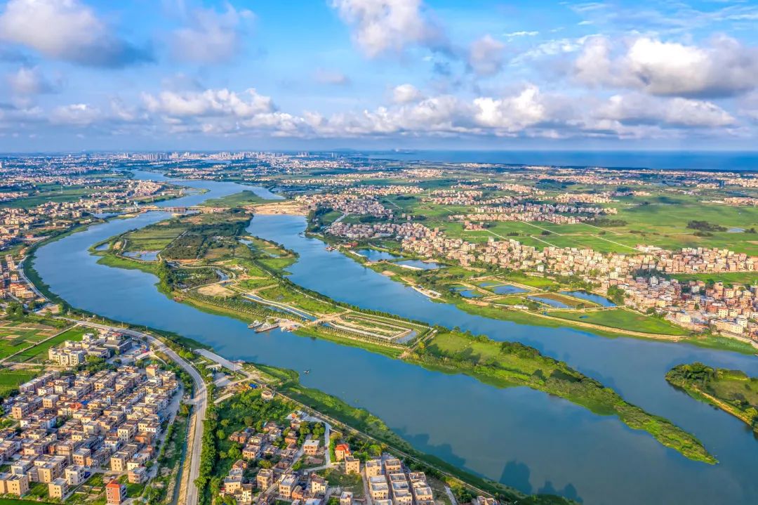 部分可谓名副其实的"岛屿富翁"拥有"五岛一湾"滨海旅游产业园湛江以海