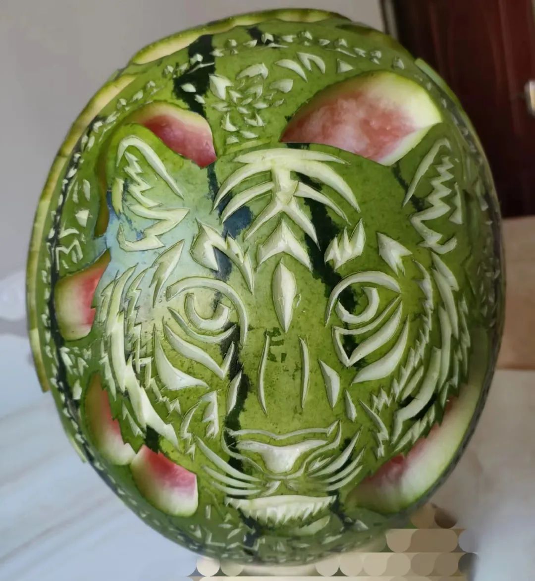 如此漂亮的西瓜雕刻,怎么舍得下口?|刻刀_新浪财经_新浪网
