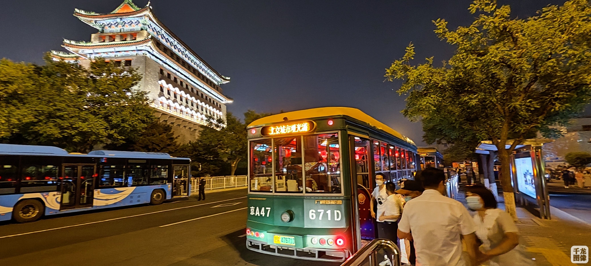 乘仿古鐺鐺車品老北京小吃 北京開通定製夜遊線路|北京市_新浪財經