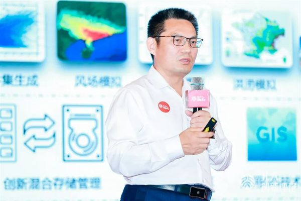 　　中再集团信息技术中心/创新孵化中心总经理兼中再巨灾管理公司总经理冯键