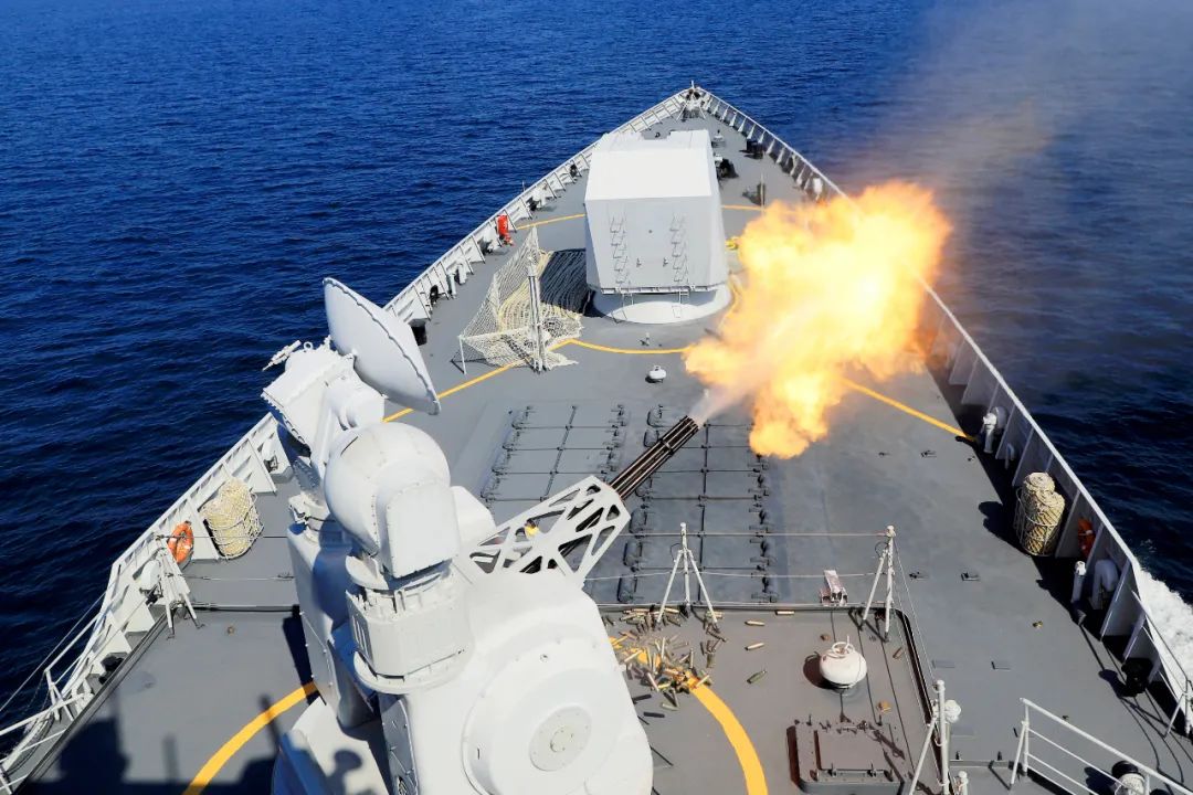 直击演训场,编队海上攻防特情不断|齐齐哈尔舰_新浪军事_新浪网