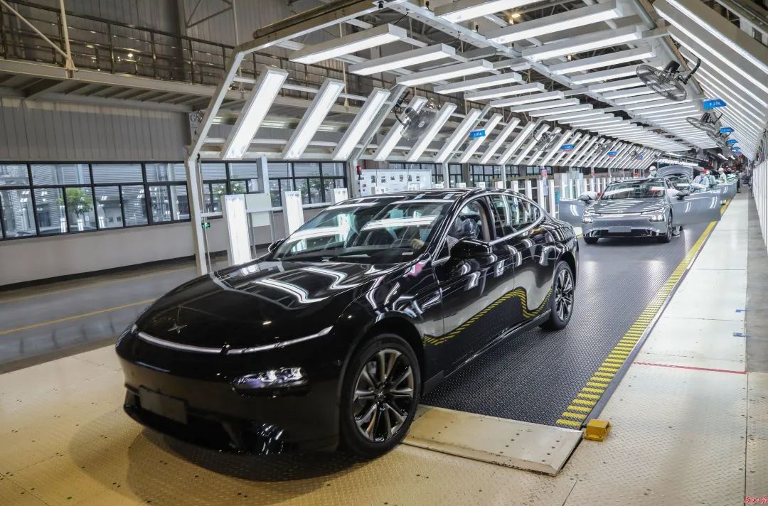 肇庆小鹏汽车智能网联科技产业园小鹏汽车生产线.