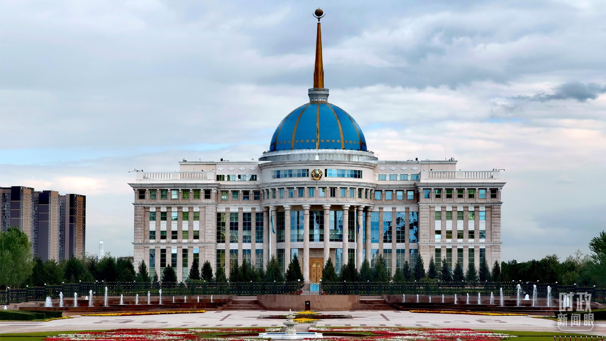 △哈萨克斯坦总统府。（总台央视记者韩锐拍摄）