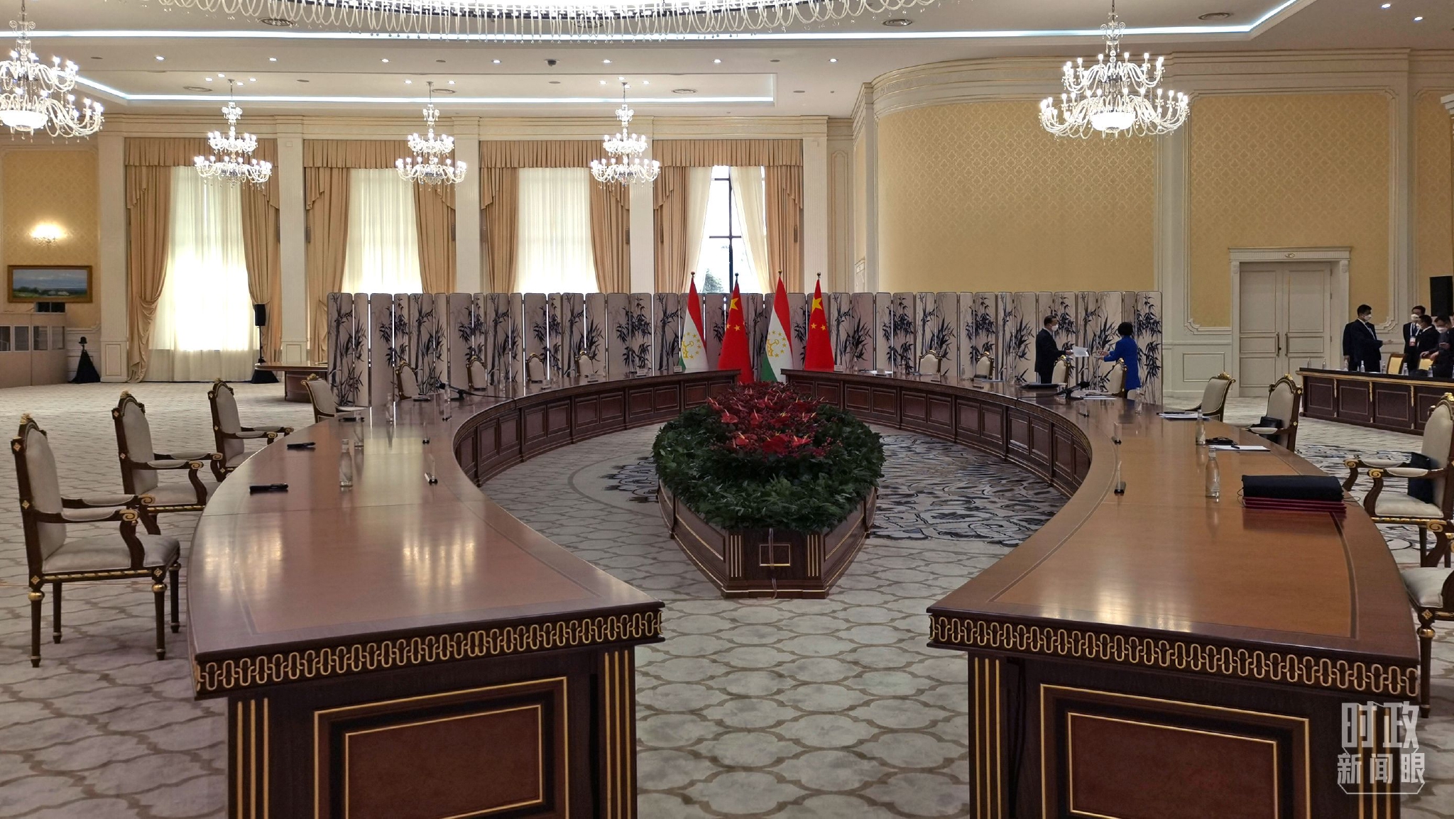 △中国、塔吉克斯坦两国元首会见在这里举行。（总台央视记者马超拍摄）