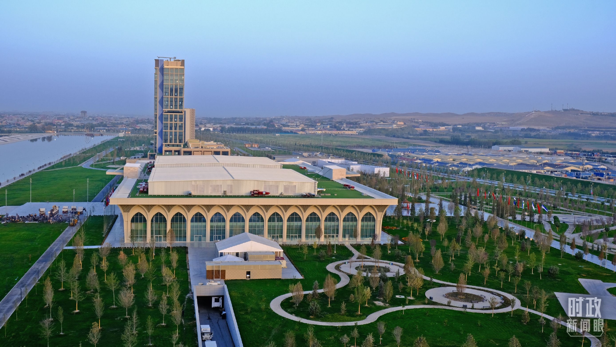 △中乌两国元首正式会谈在撒马尔罕国际会议中心举行。（总台央视记者刘琦拍摄）