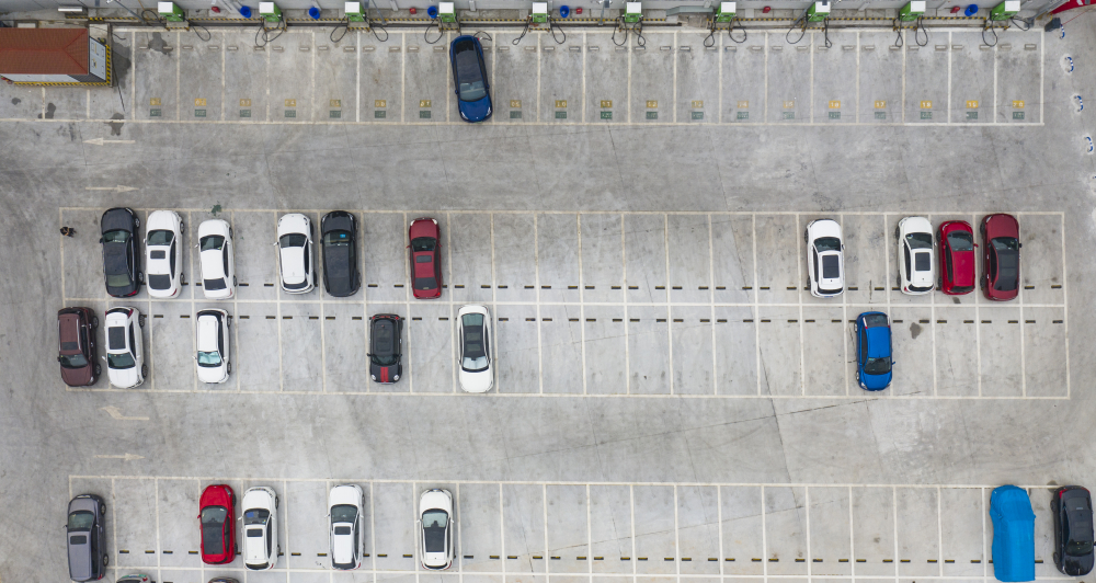 9月17日,巴南区,大江中大道临时停车场,充电桩,自助洗车场等设施一