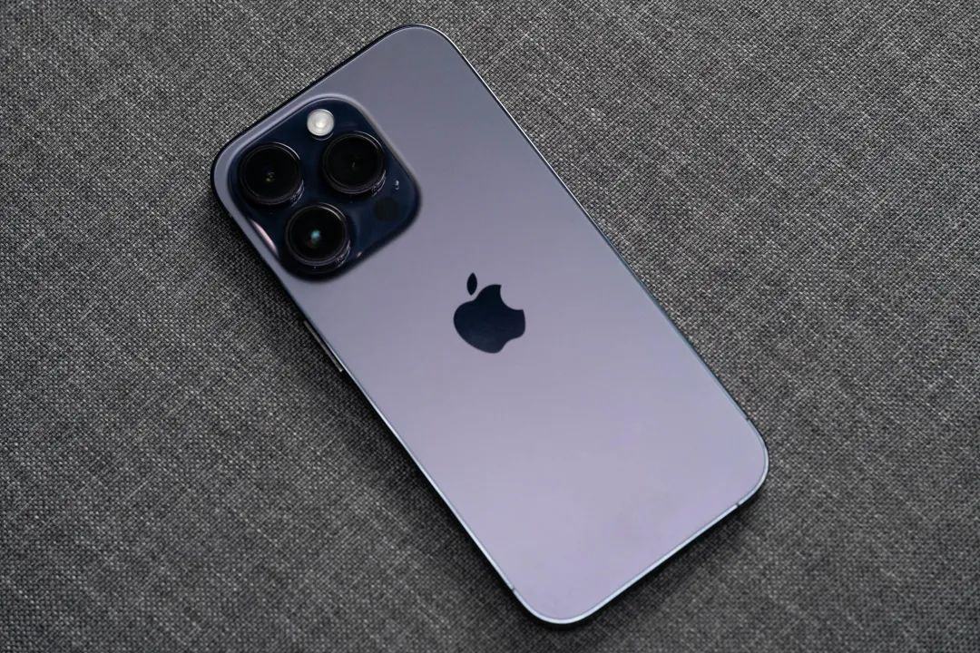 “苹果”iPhone 14 Pro“光速破发”，苹果的未来靠“SE”