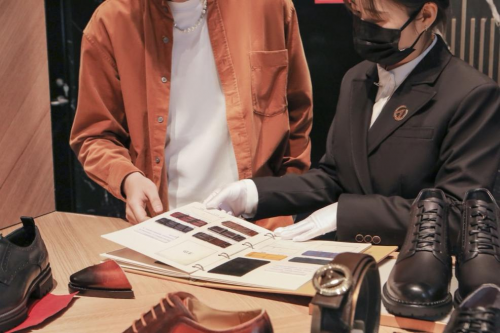　　奥康皮鞋定制服务