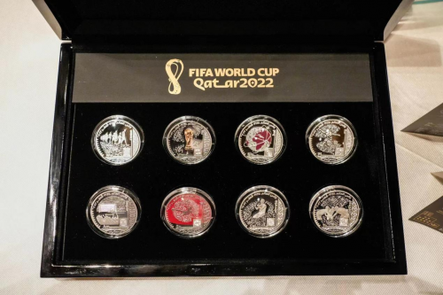 　　2022年卡塔尔FIFA世界杯主办国官方纪念银币套装