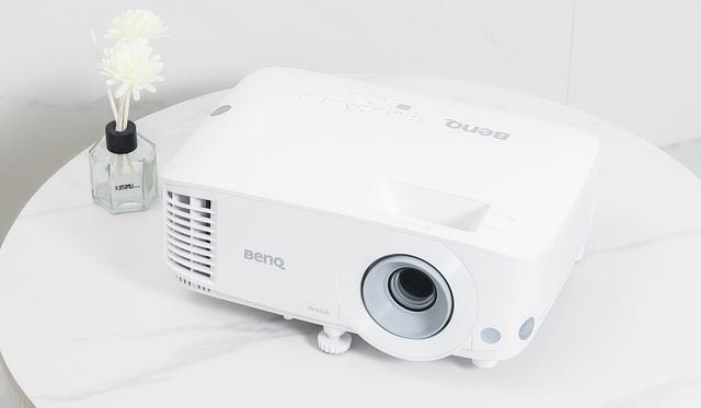 　　明基MW560投影仪