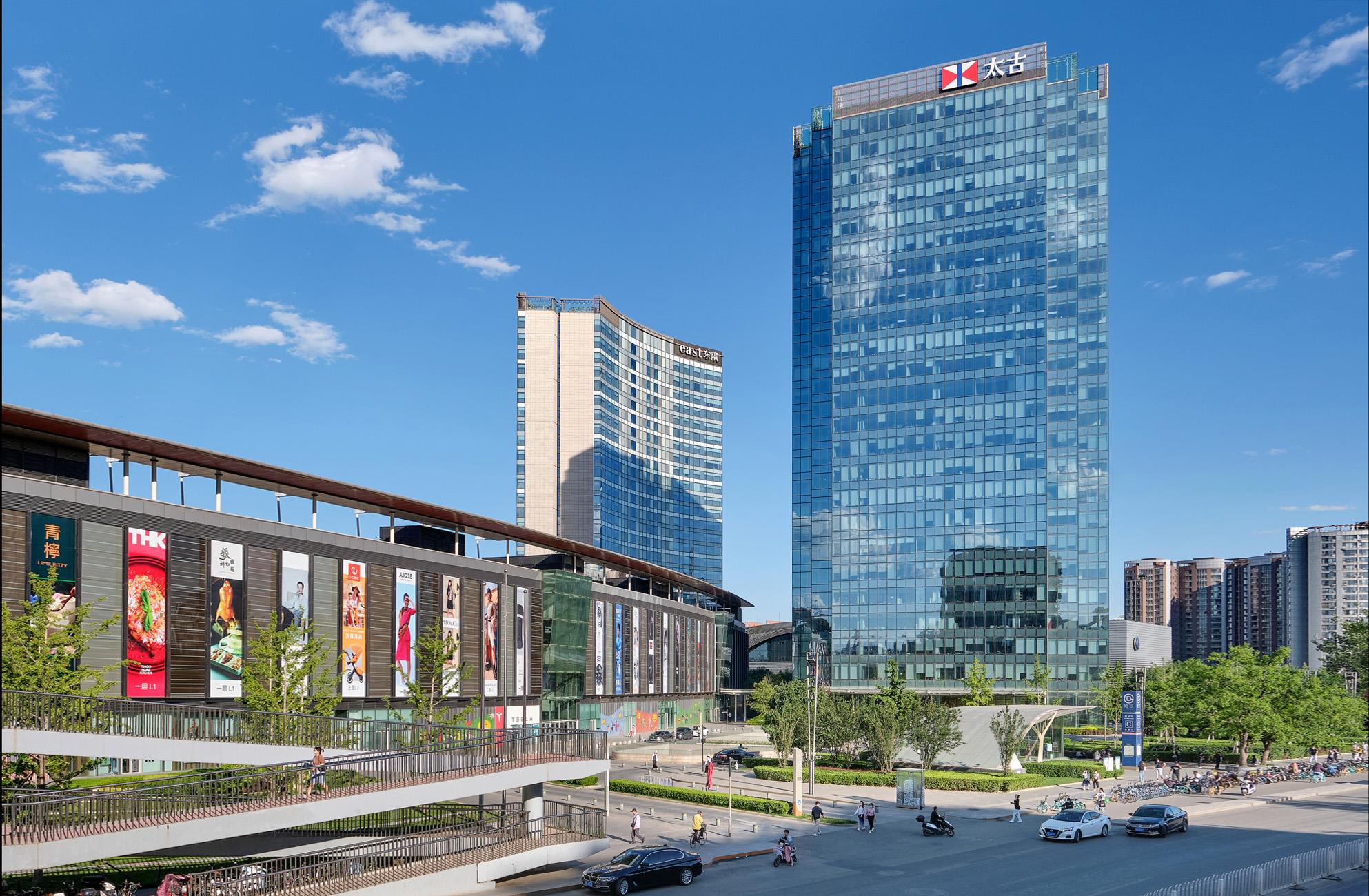 颐堤港二期以写字楼为主导,将建设共7栋写字楼,一个购物中心及一家