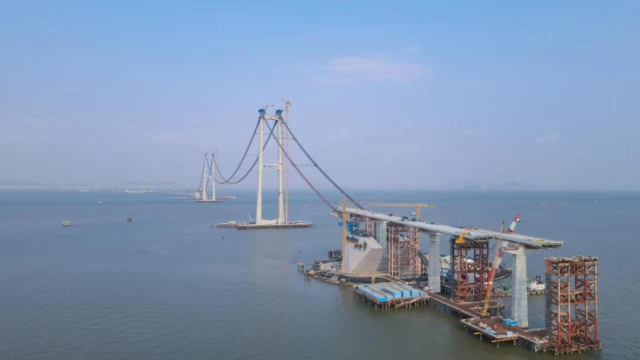 深中通道伶仃洋大桥施工现场 陈旭彬 摄