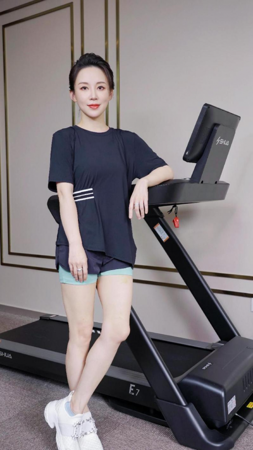 舒华体育助力世界冠军打造私家健身房|家居|潘晓婷|空间_新浪新闻