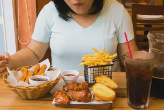 喝完酒后总会感到饿，我们怎么做才是正确的选择？建议了解一下休闲区蓝鸢梦想 - Www.slyday.coM