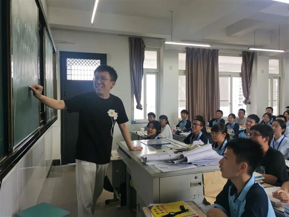 杜桥中学尤凡图片