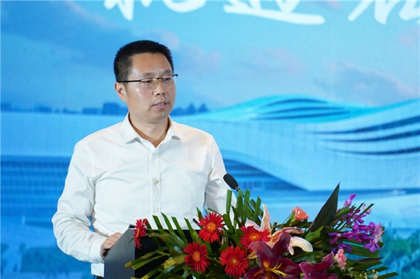　　开发区投资促进和招商合作局局长周文胜