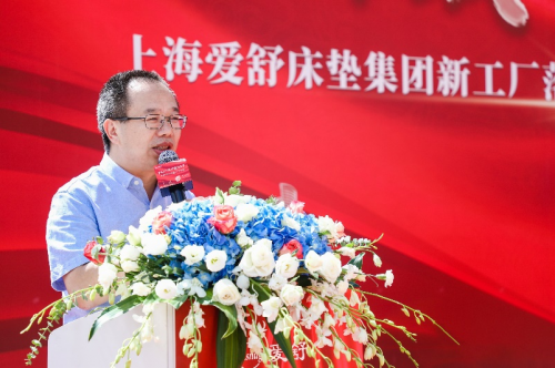 　　(兰溪市政协副主席陈兴兵致辞图)