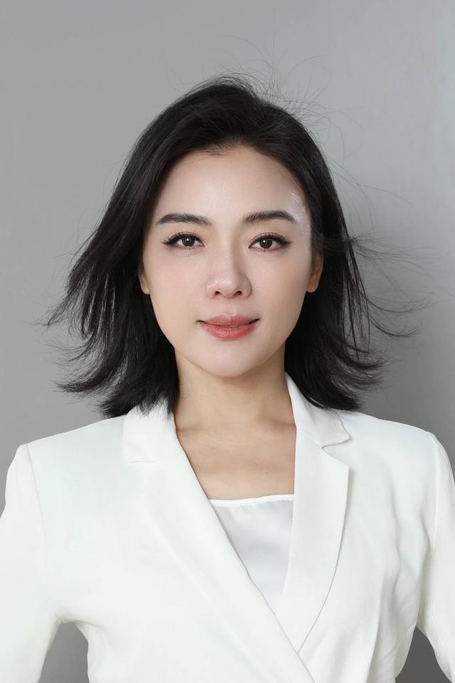 陈思思倾情献唱国庆档献礼电影《钢铁意志》推广曲《之初》|陈思思