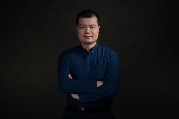 　　国际人类蛋白质组计划执行委员会常务委员、承启生物首席科学家、暨南大学教授张弓