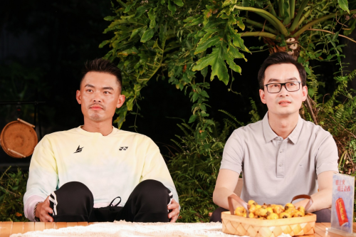 　　林丹、叶继曾为刺梨产业打call