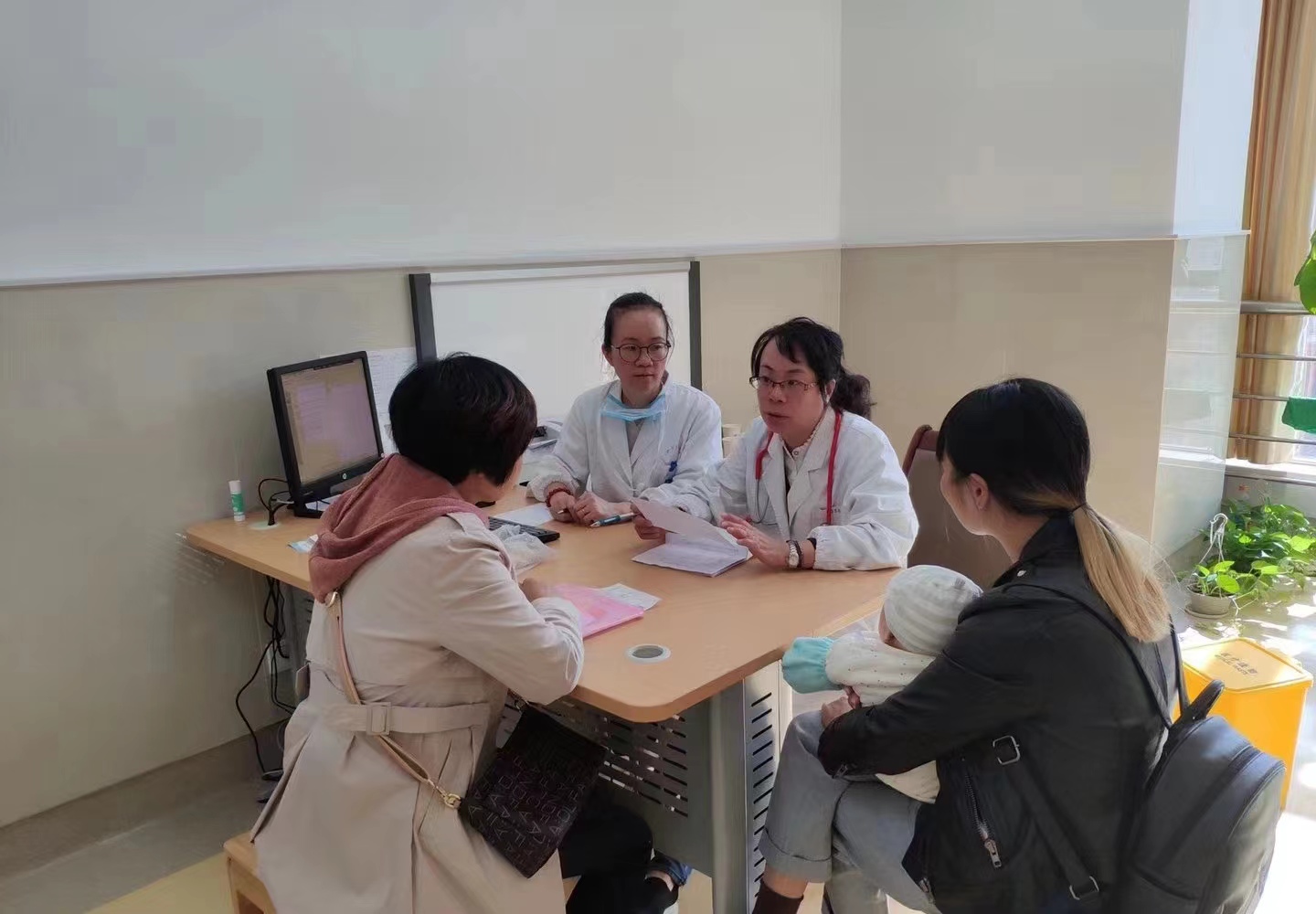 　　曹清主任门诊