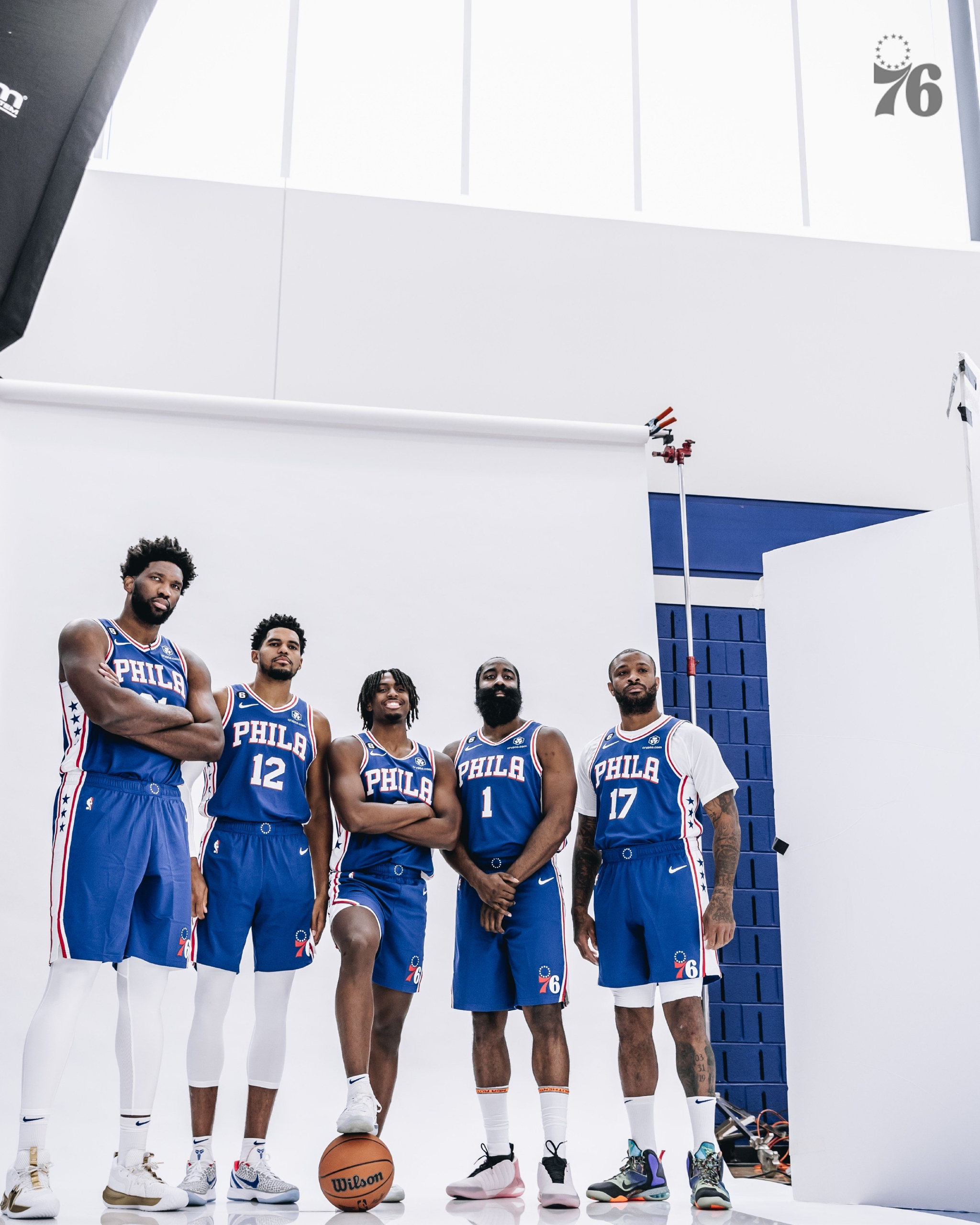 76人VS湖人nba比赛