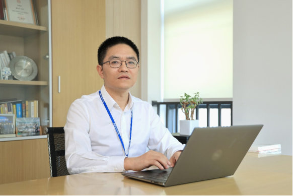 　　*腾讯公司副总裁兼西南区总经理蔡光忠