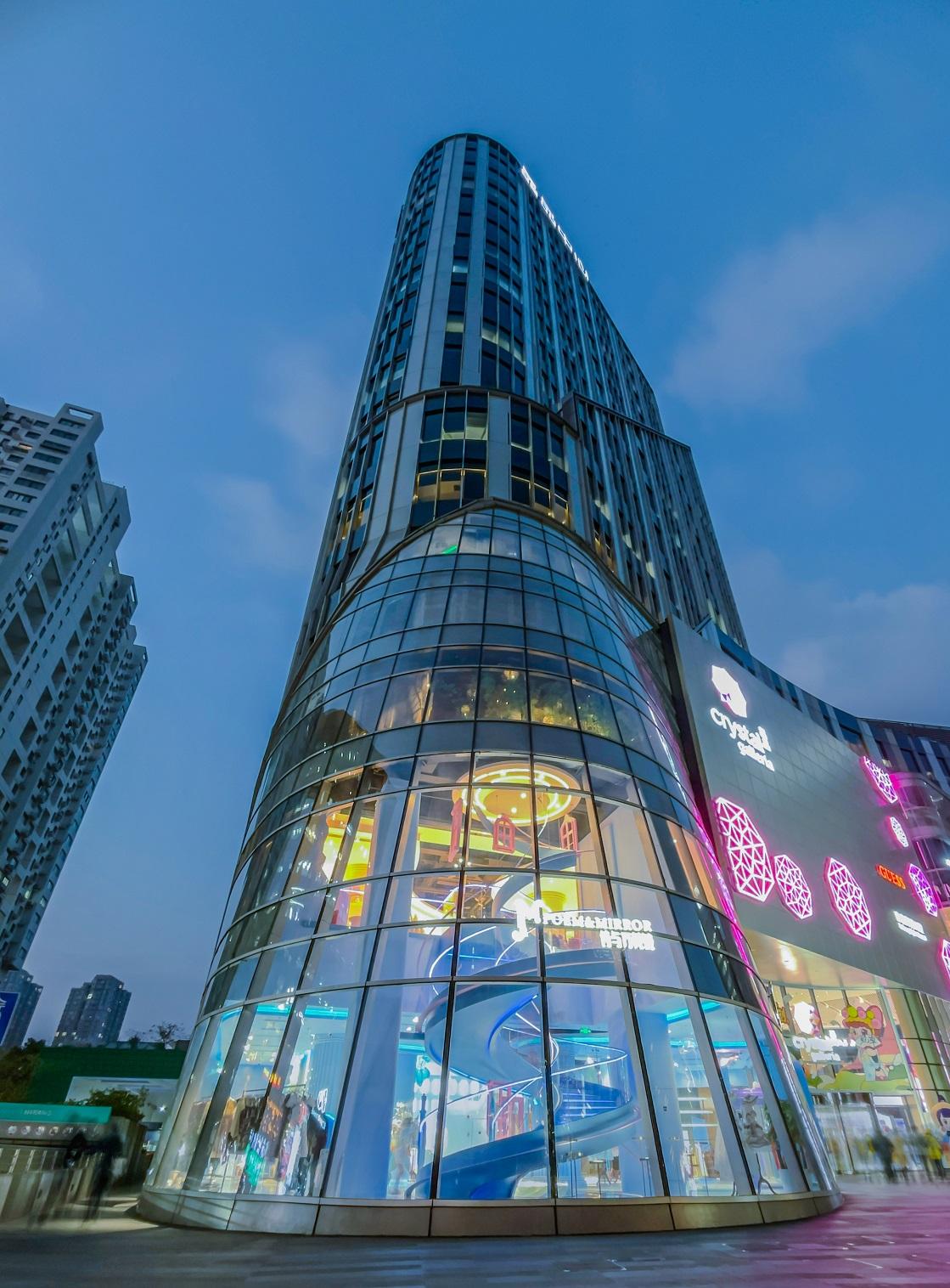 晶品crystal galleria 7周年庆开启城市治愈系「身临其晶」探险之旅!