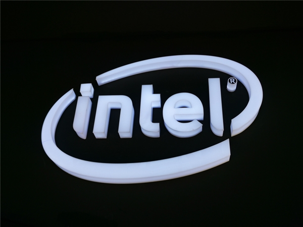 Still not giving up: Intel still wants Apple as its chip customer