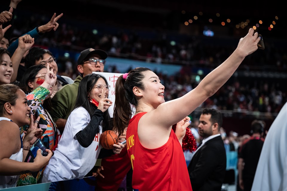 FIBA官方：中国球员李梦回到了自己的最佳状态