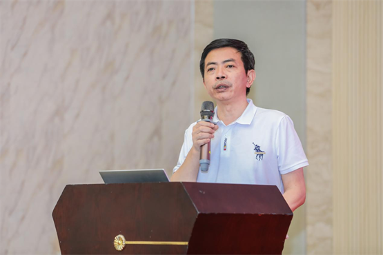 　　福建省建设工程造价总站副站长黄玉富