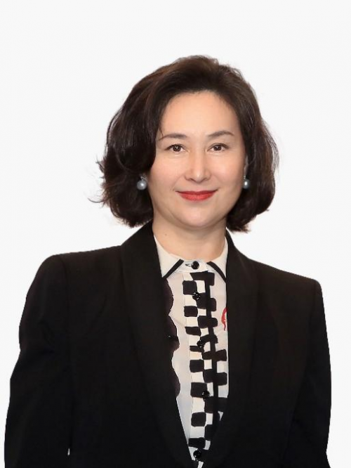 　　信德集团行政主席兼董事总经理何超琼