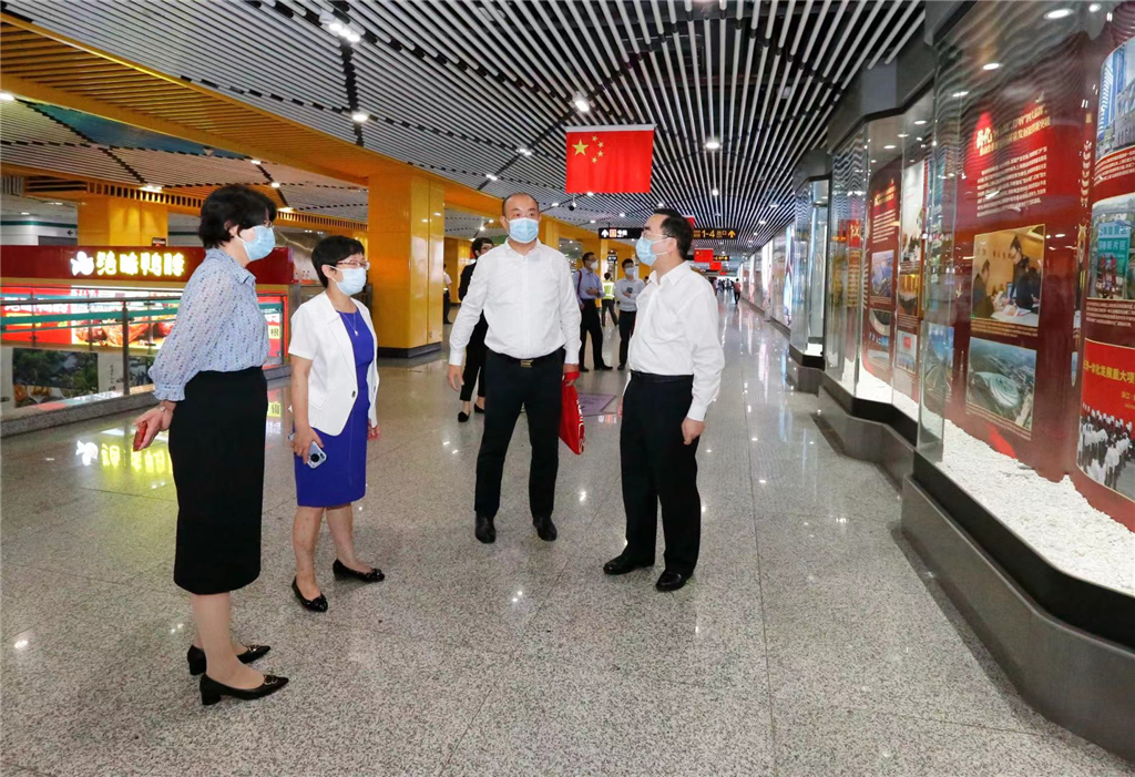 　　陕西南路站文化长廊现场图