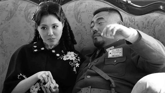 杨森娶了12个老婆，90岁时17岁小妾问：有几个是心甘情愿嫁你的？休闲区蓝鸢梦想 - Www.slyday.coM