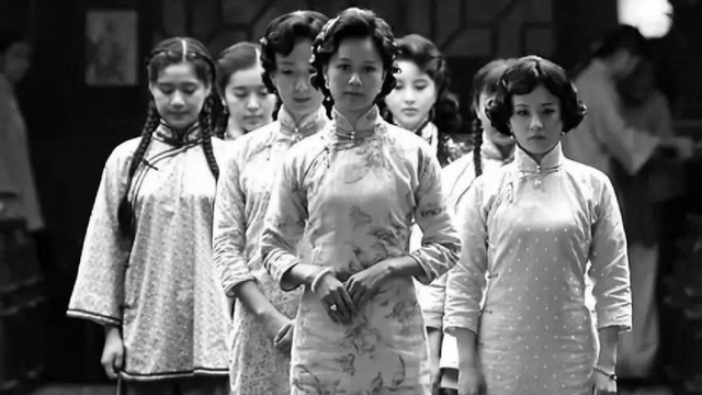 杨森娶了12个老婆，90岁时17岁小妾问：有几个是心甘情愿嫁你的？休闲区蓝鸢梦想 - Www.slyday.coM